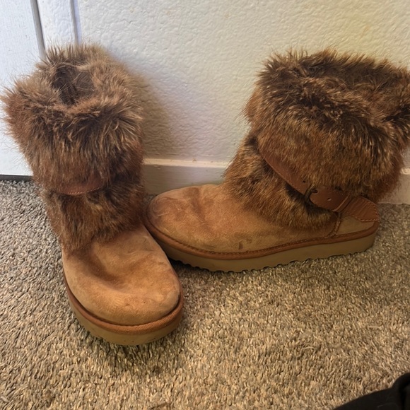 UGG Chestnut Suede Shaggy CLASSIC BUCKLE MINI Boots - Picture 1 of 10